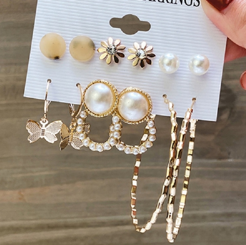 New Vintage Pearl Earrings Set
